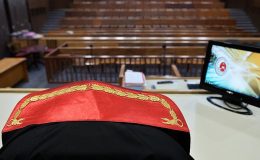 Annesine işkence eden babasını katletti… Ağır tahrikten 15 yıl