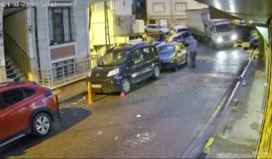 İstanbul’da kamyon sürücüsü araçlara çarpıp kaçtı