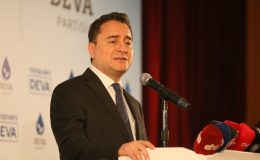 “Erdoğan elinde sallaya sallaya sopayı gösteriyor”