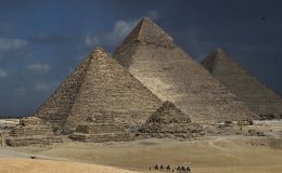 Dünyanın yedi harikasından biri: Giza Piramitleri