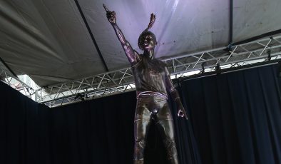 Eda Erdem’e 8 Mart’ta anlamlı armağan: Fenerbahçe’de heykel açılışı