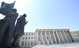 Vatandaş Meclis’e yazdı: Siyasiler SMS atmasın, havalimanları ucuzlasın