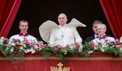 Papa Francis’den mesajlarla dolu Paskalya konuşması