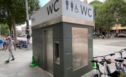 Erkekler için 35, kadınlar için sadece 3 tane vardı… Tuvalet savaşını kazandılar