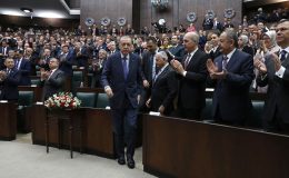 ‘AKP, elde avuçta ne varsa satacak!’