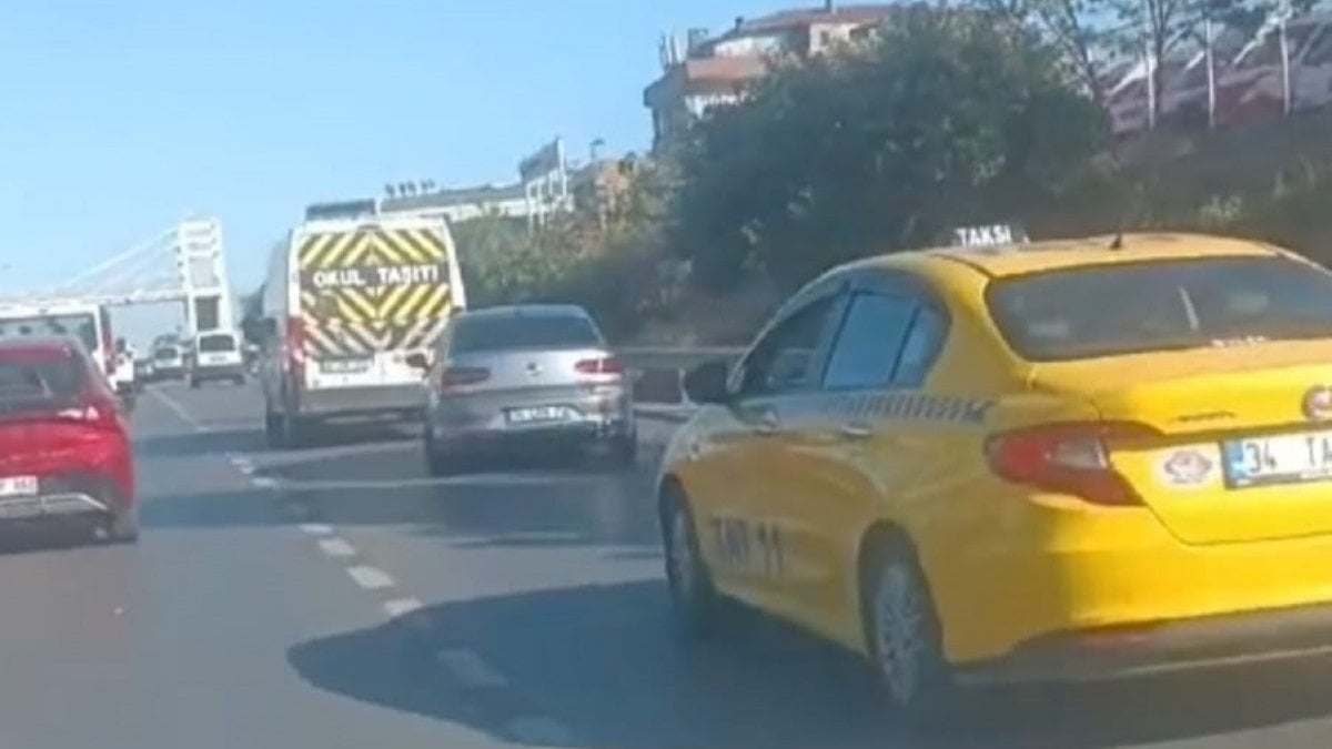İstanbul’da maganda dehşeti: Otomobilin önünü kesip camını kırdılar