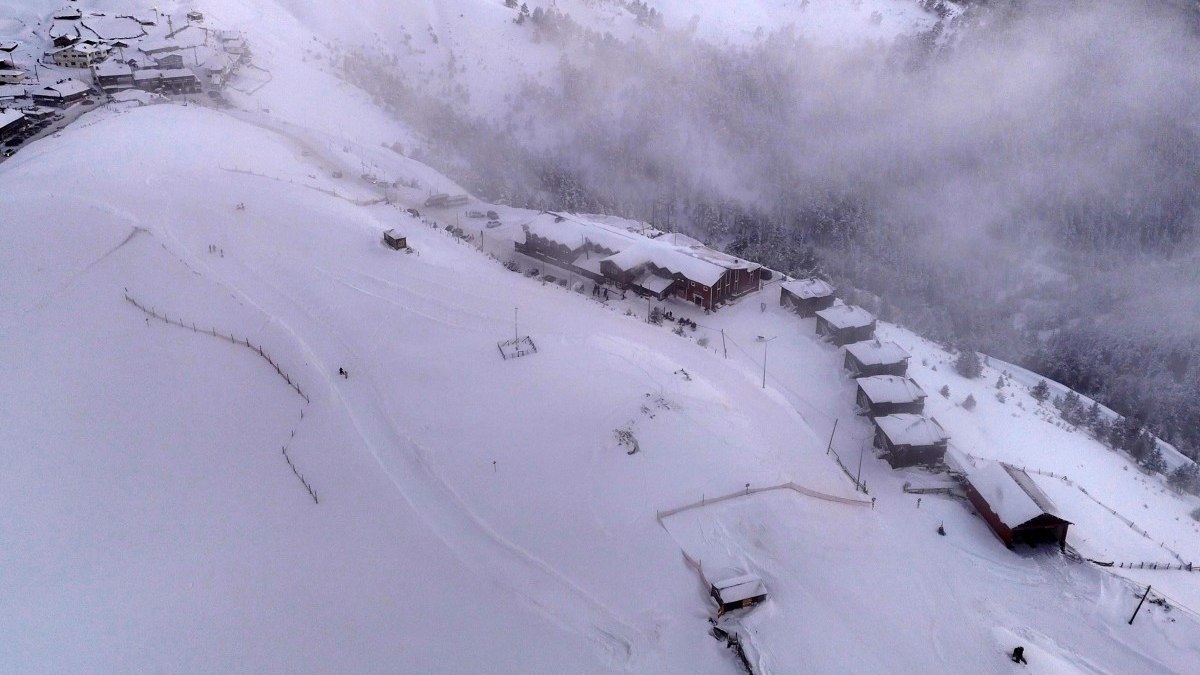 Zigana’da kar kalınlığı 1 metreye yaklaştı